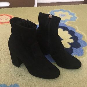 Women’s sock bootie